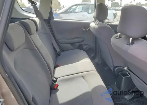 2010 Honda Fit z USA, uszkodzony, nr VIN JHMGE8H25AS024738